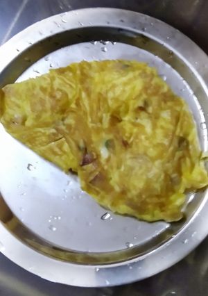ডিমের ওমলেট(dimer omelette recipe in Bengali) রেসিপির প্রধান ছবি