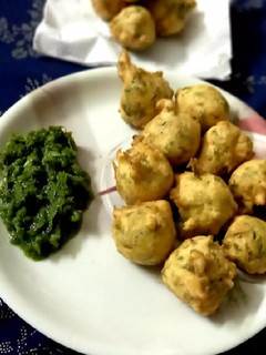 मेथी के गोटे(Methi gota recipe in Hindi) रेसिपी मुख्य फोटो
