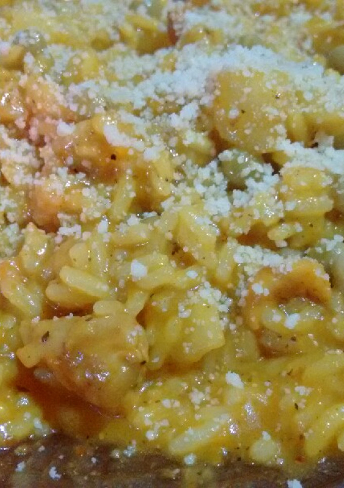 Una foto de Risotto con pollo y vegetales
