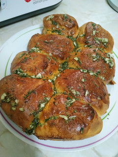 Una foto de Mini bollitos de pan con ajo caseros