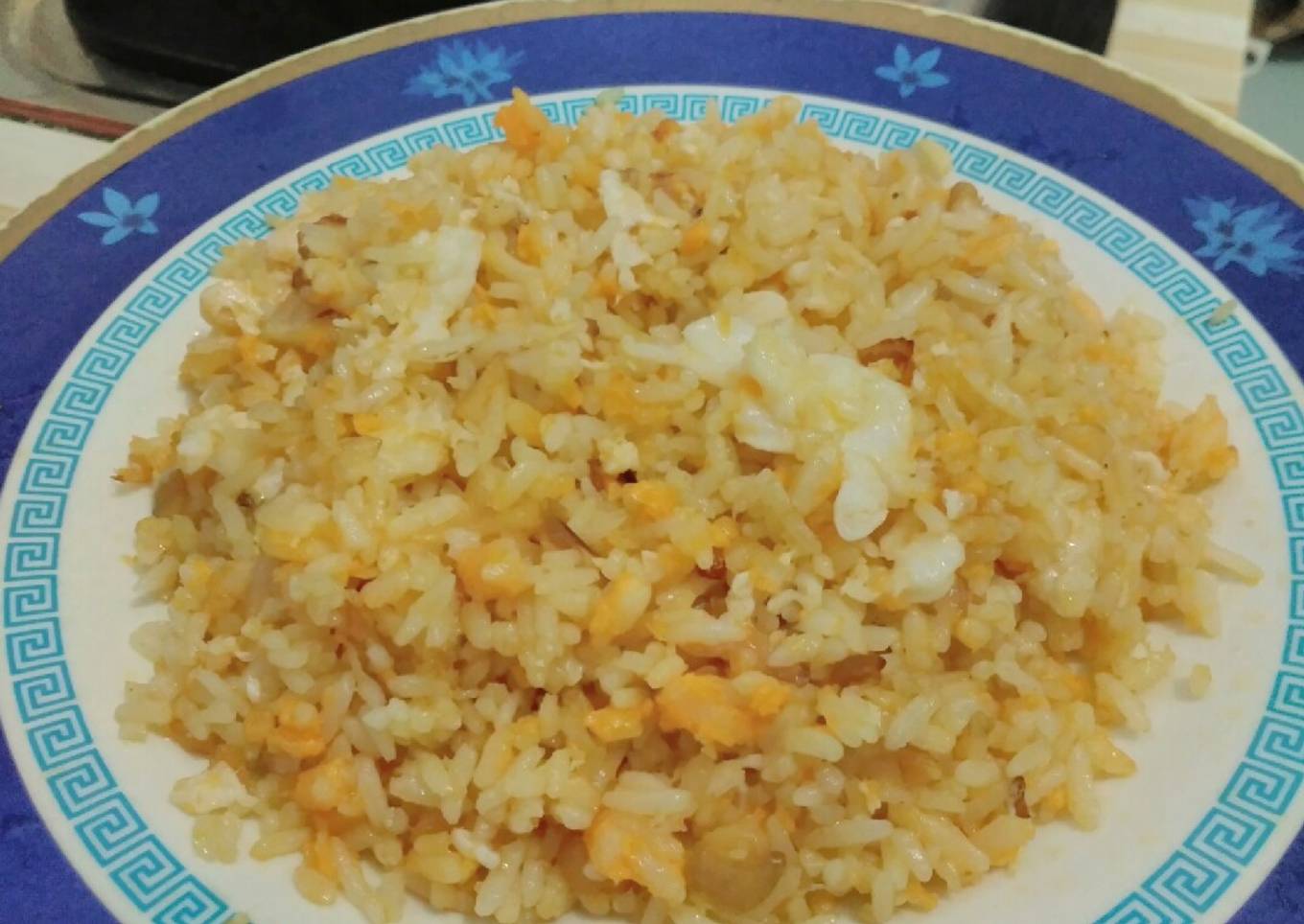 Nasi goreng bawang telur bebek