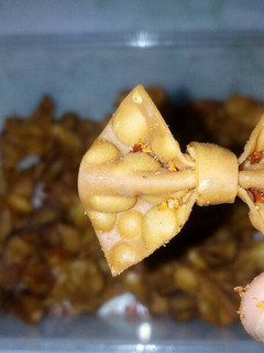 Foto resep 26. Keripik kulit pangsit pita pedas