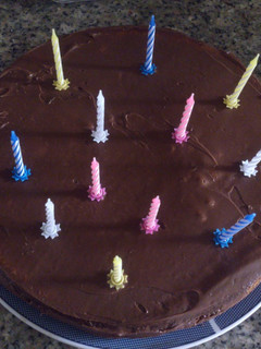 A picture of Vanilla cake with chocolate.
