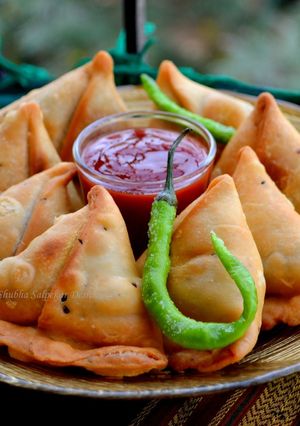 आलू समोसा (Aloo samosa recipe in hindi) रेसिपी मुख्य फोटो