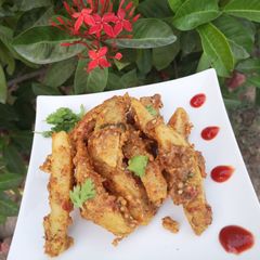 A picture of Aloo fries pakoray.