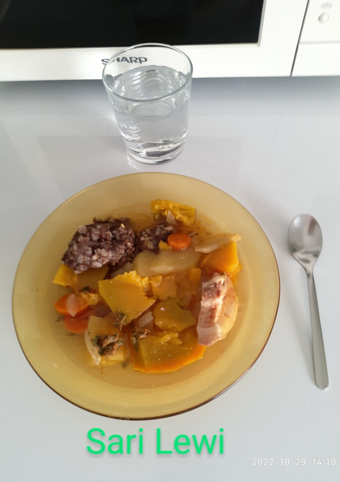 Una foto de Plato único, hecho en olla a presión y placa de inducción (receta caliente de 11 ingredientes)