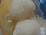 कोकोनट लड्डू (Coconut Laddu recipe in Hindi)
