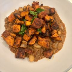 A picture of Cowboys Chilli With Crispy Sweet Potato Toppers.