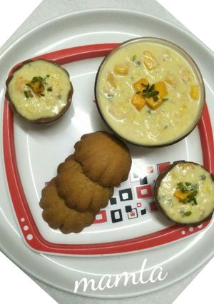 A picture of Mango Rabri in mango tart shell.
