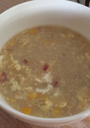 Una foto de Sopa ankake de maíz y panceta