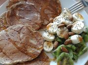 Una foto de tortitas avena y plátano