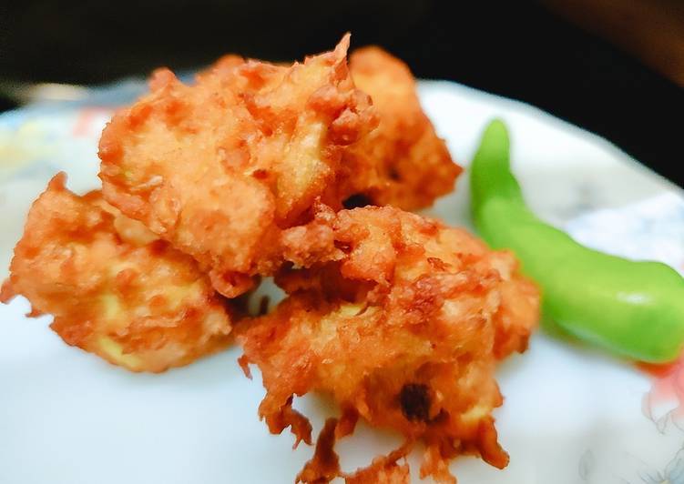 Simple Way to Prepare Homemade Onion chilli fritters