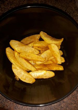 A picture of Cinnamon Apples Wedges #helpfulcook.