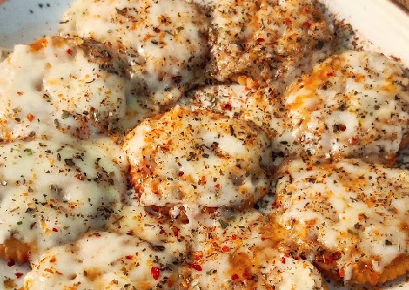 Cheesy Peri Peri Monaco Bites