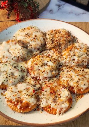 A picture of Cheesy Peri Peri Monaco Bites.
