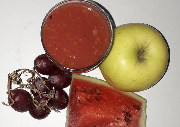 Step-by-Step Guide to Prepare Favorite Watermelon-Apple-Grapes Smoothie (Ramadhan contest)