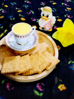عکسی از دستور شیر زعفران عسلی