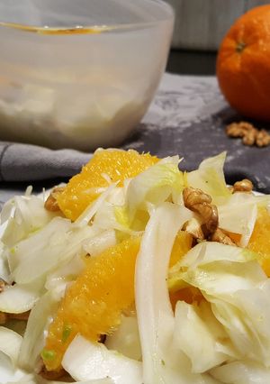Une photo de Salade hivernale aux endives et oranges