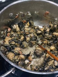 Hình của món Ốc đậu chuối phiên bản lười biếng.