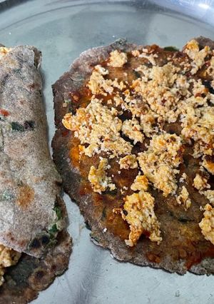મીક્ષ મલ્ટી ગે્ન રોટલી વીથ પનીર (Mix Multi Grain Roti with Paneer Recipe In Gujarati) રેસીપી મુખ્ય ફોટો