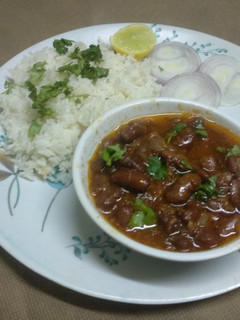 રાજમાં(Rajma recipe in Gujarati) રેસીપી મુખ્ય ફોટો