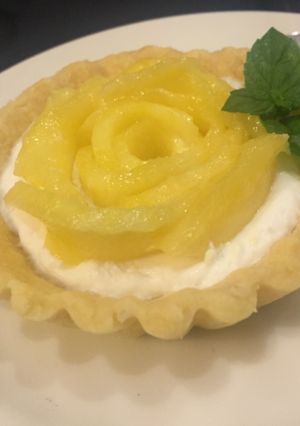 A picture of Mango Rose tarts.