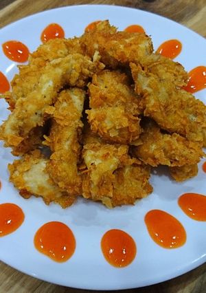 Hình của món Ức gà lăn snacks khoai tây nướng giòn.