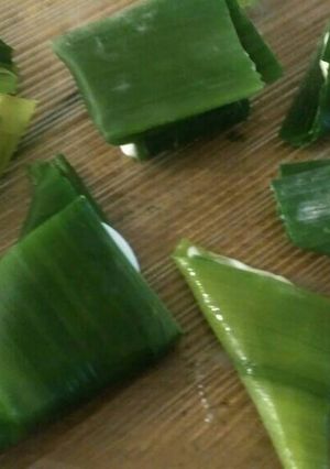 Una foto de Triángulos de hojas de puerro con queso crema
