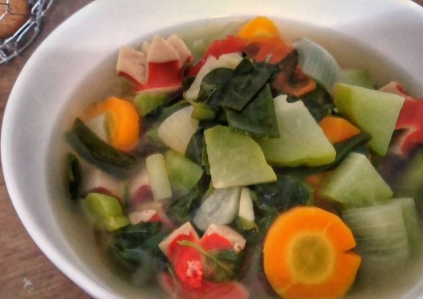 Bagaimana Membuat Sayur Bening Bayam Labu Wortel Sosis yang Enak Banget
