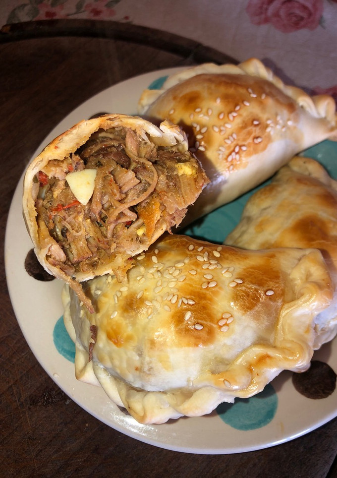 Una foto de Empanadas de bondiola mechada 😋