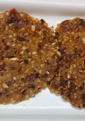 साबुदाना थालीपीठ (sabudana thalipeeth recipe in Hindi) रेसिपी मुख्य फोटो