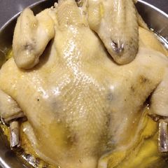 A picture of Steam Whole Chicken.