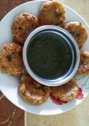 A picture of Crispy peanuts Aaloo tikki.