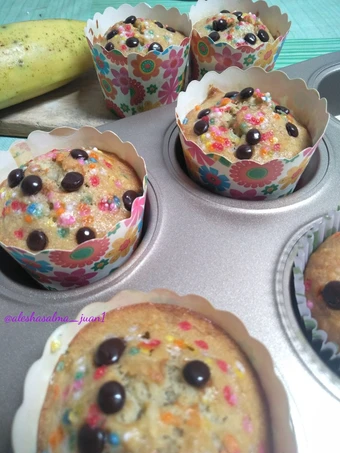Cara Sederhana Menyiapkan Resep  Banana Muffin Simpel yang Lezat Sekali, Enak
