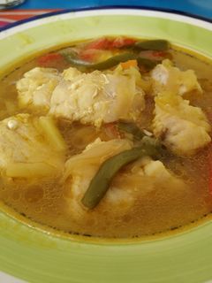 Una foto de Sopa de merluza al curry