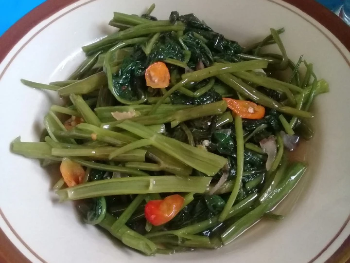 Langkah Gampang Membuat Resep Tumis kangkung saos tiram yang Lezat Sekali Anti Ribet, Uenak Banget