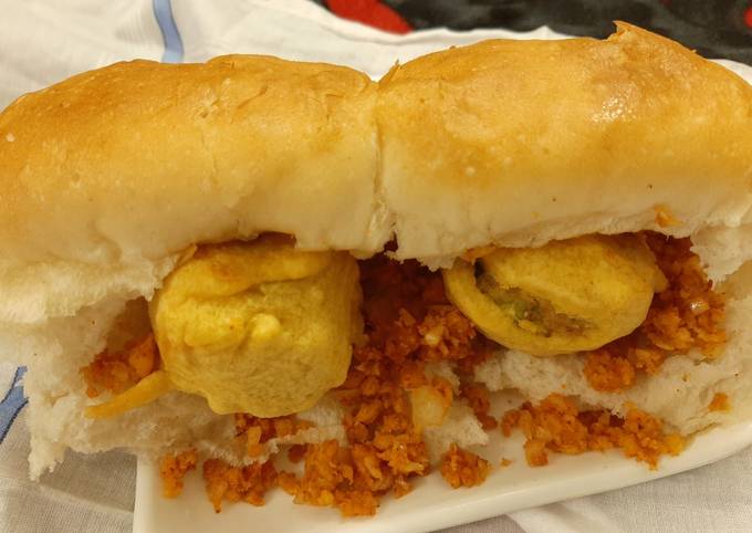 Mumbai street style batata vada pav! Recipe