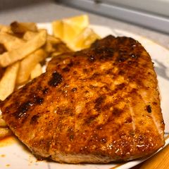 A picture of Blackened tuna steak.