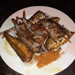 A picture of Fried fish.