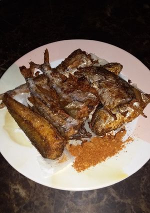 A picture of Fried fish.