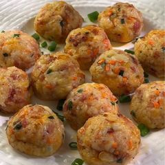 A picture of Cheesy Ham & Rice Balls.
