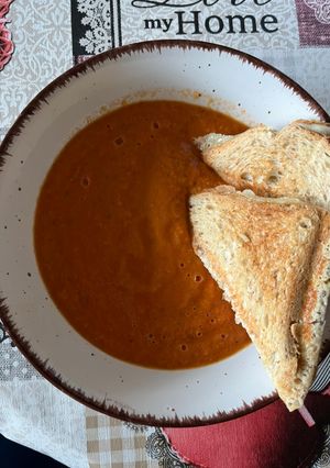 A picture of Tomato soup.