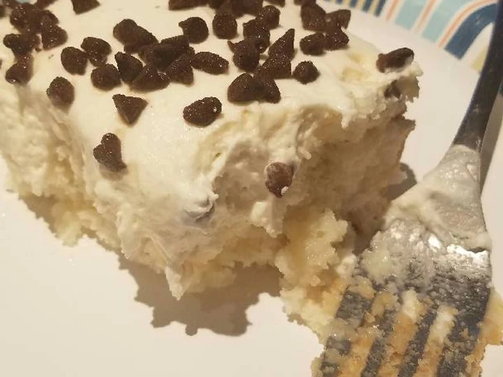 Easy Steps to Make Cannoli poke cake the Delicious You can take Joss in your mouth