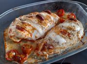 Una foto de pechugas rellenas al horno