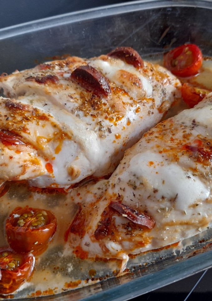 Una foto de Pechugas de pollo rellenas de chorizo y mozzarella