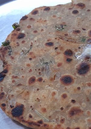 प्याज का पराठा(pyaz ka paratha recipe in hindi) रेसिपी मुख्य फोटो