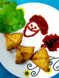 A picture of Tiny samosa.