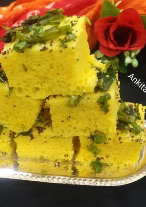 A picture of Yellow (Besan Dhokla).