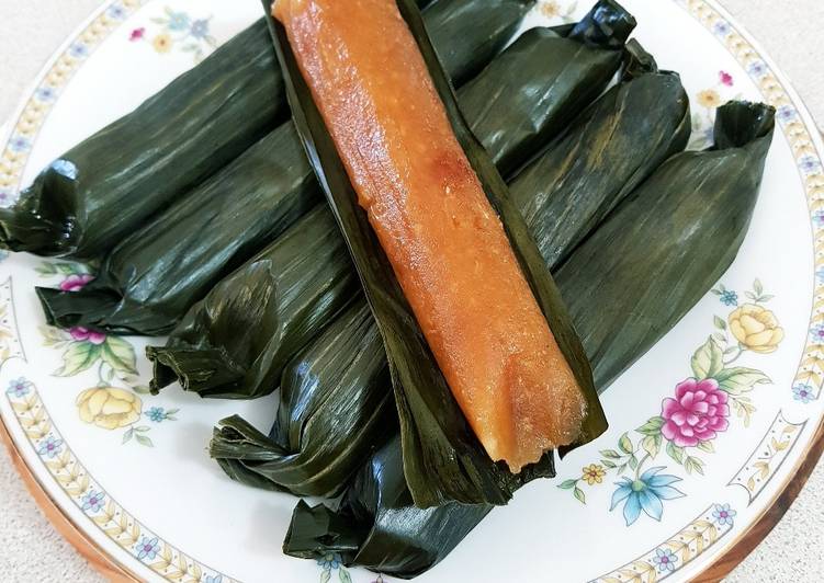 Simple Way to Prepare Super Quick Homemade Lemet Singkong (Cassava in Banana Leaves)