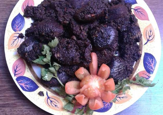 Rendang kluwek daging sapi